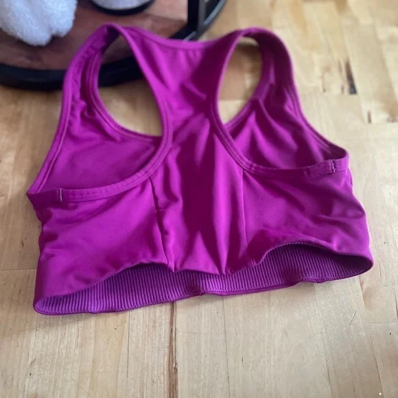 Gymshark Sports Bra Womens Size Medium Magenta Support Racerback Scoop Neck - Picture 3 of 6